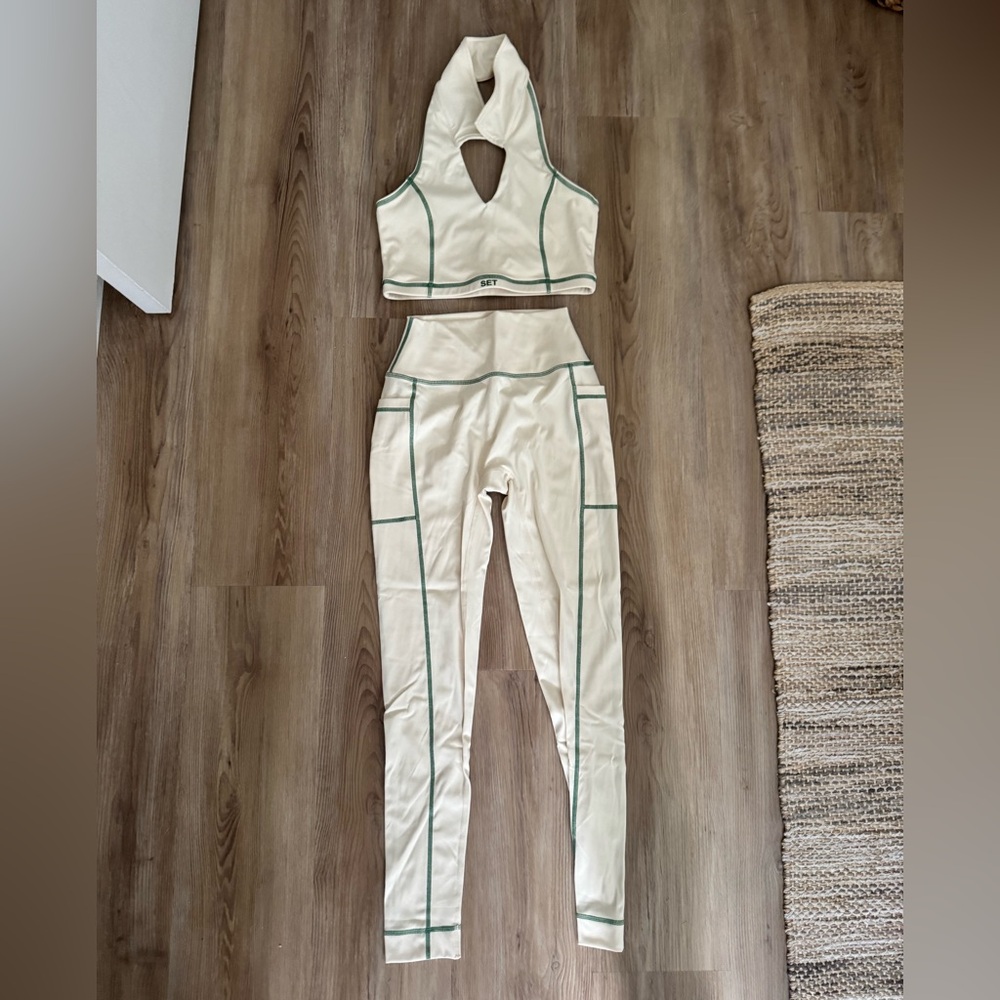 Cream and Green High-Waisted Leggings with Seam Detailing